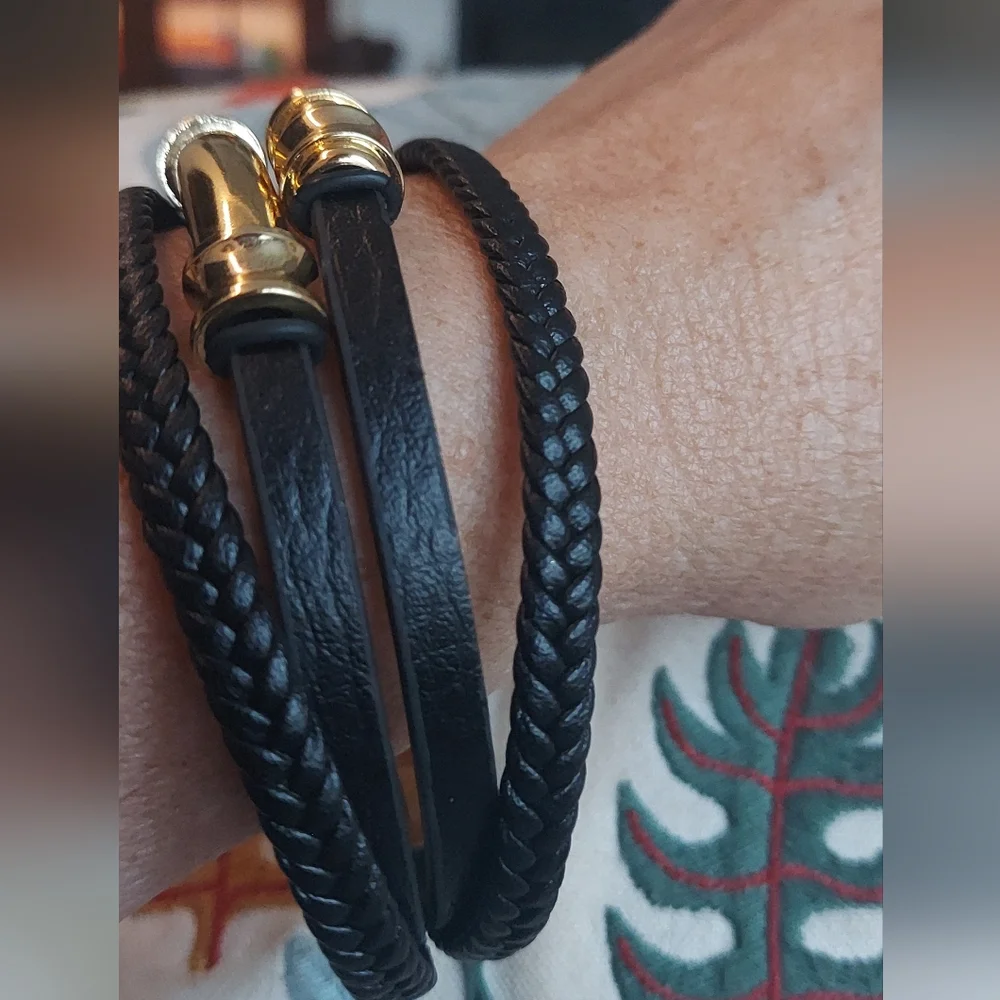 🦋NWT Unisex Leather Bracelet 18k GF lock. L.